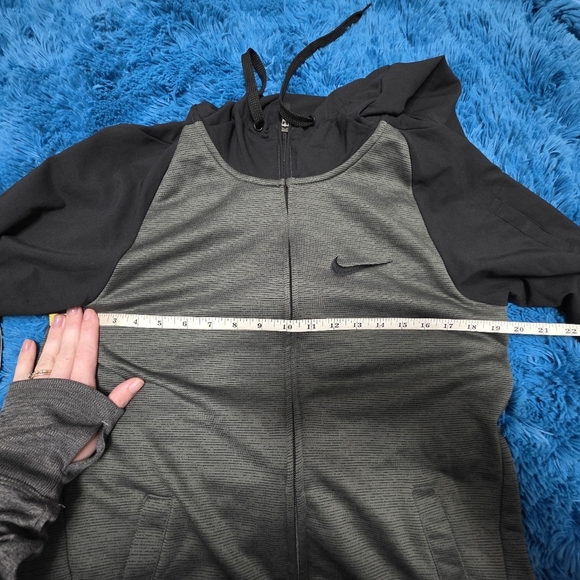 Nike Men's NWT Training Jacket Size Small - Picture 10 of 10